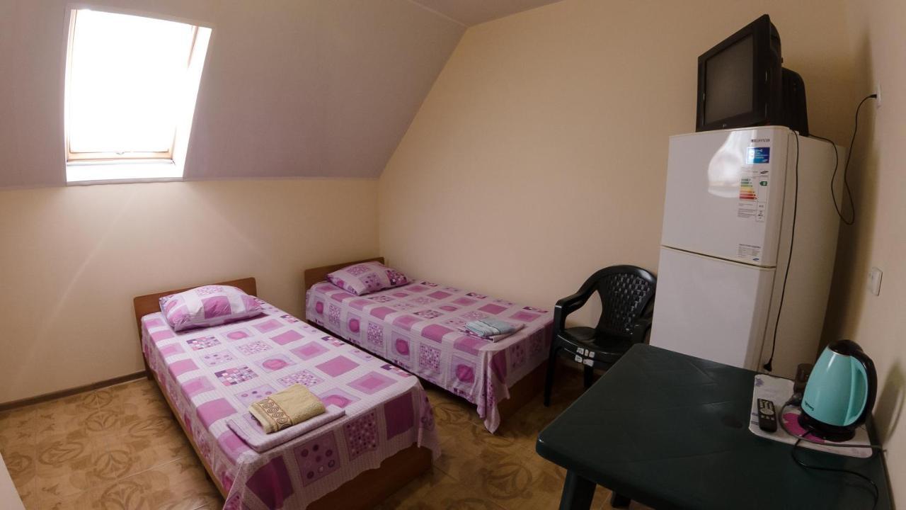 База Відпочинку "Сонячна" Primorskoye Exterior foto