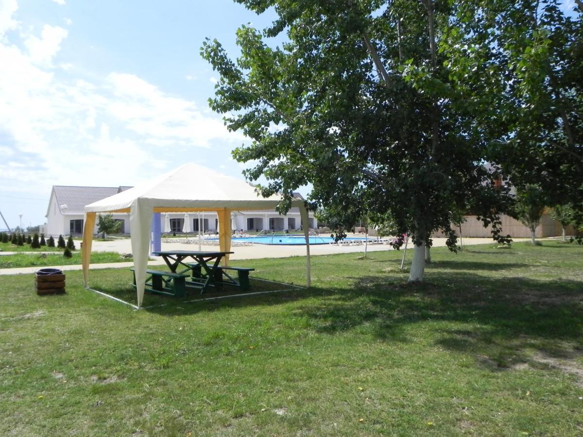 База Відпочинку "Сонячна" Primorskoye Exterior foto