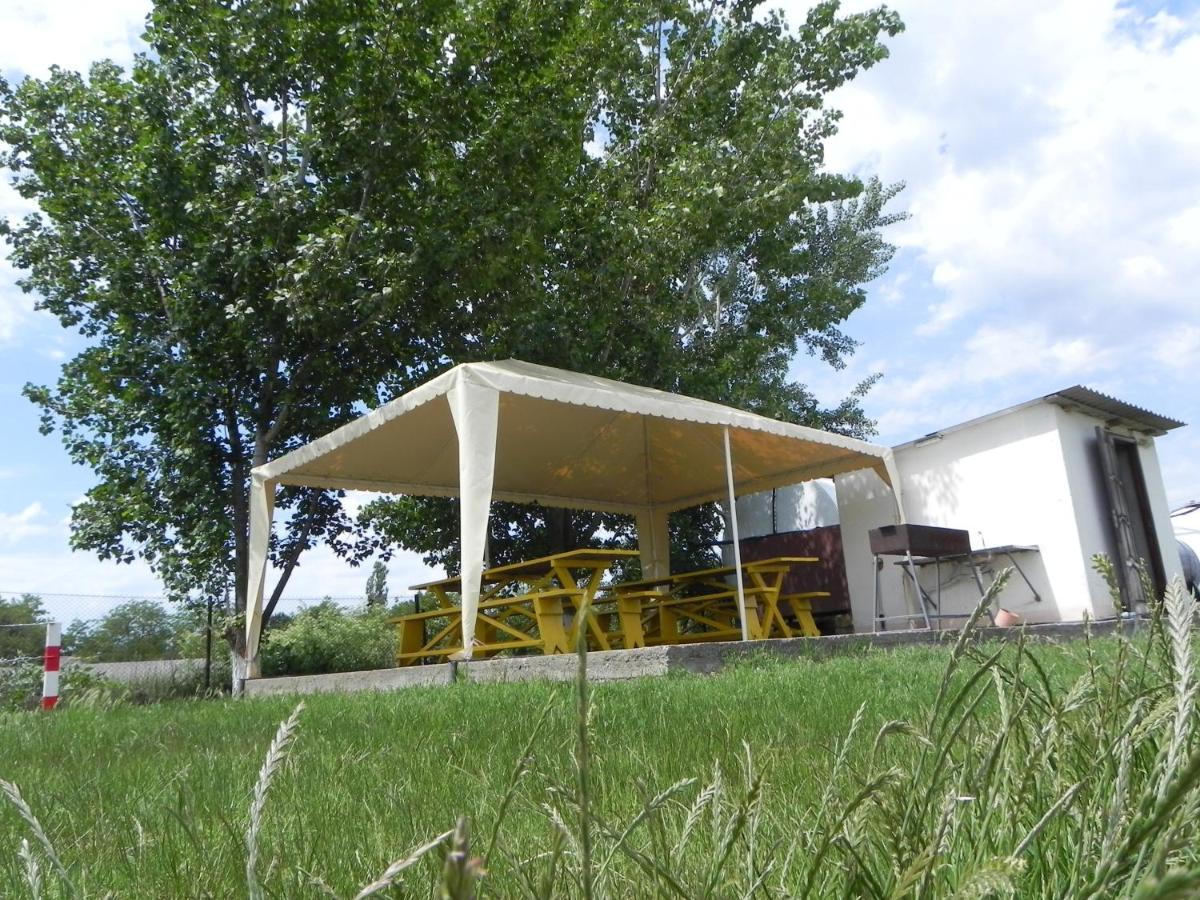 База Відпочинку "Сонячна" Primorskoye Exterior foto